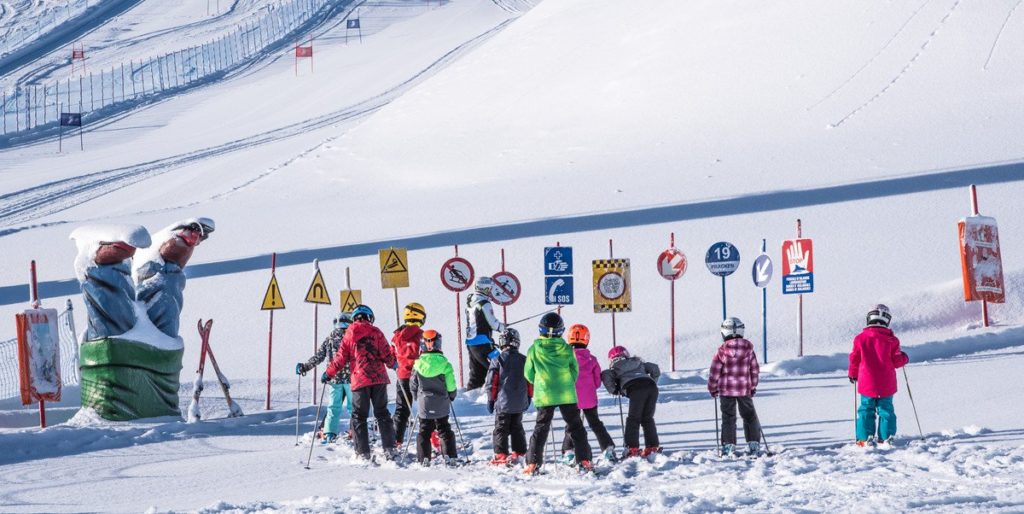 bezpečnost výuky lyžování pravidla fis