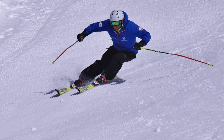 Výuka lyžování - carvingu telnice